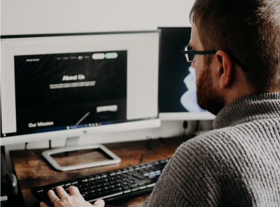 白鯨外貿(mào)網(wǎng)站建設(shè)為您分享：如果想要自己開發(fā)套軟件，需要了解哪些？